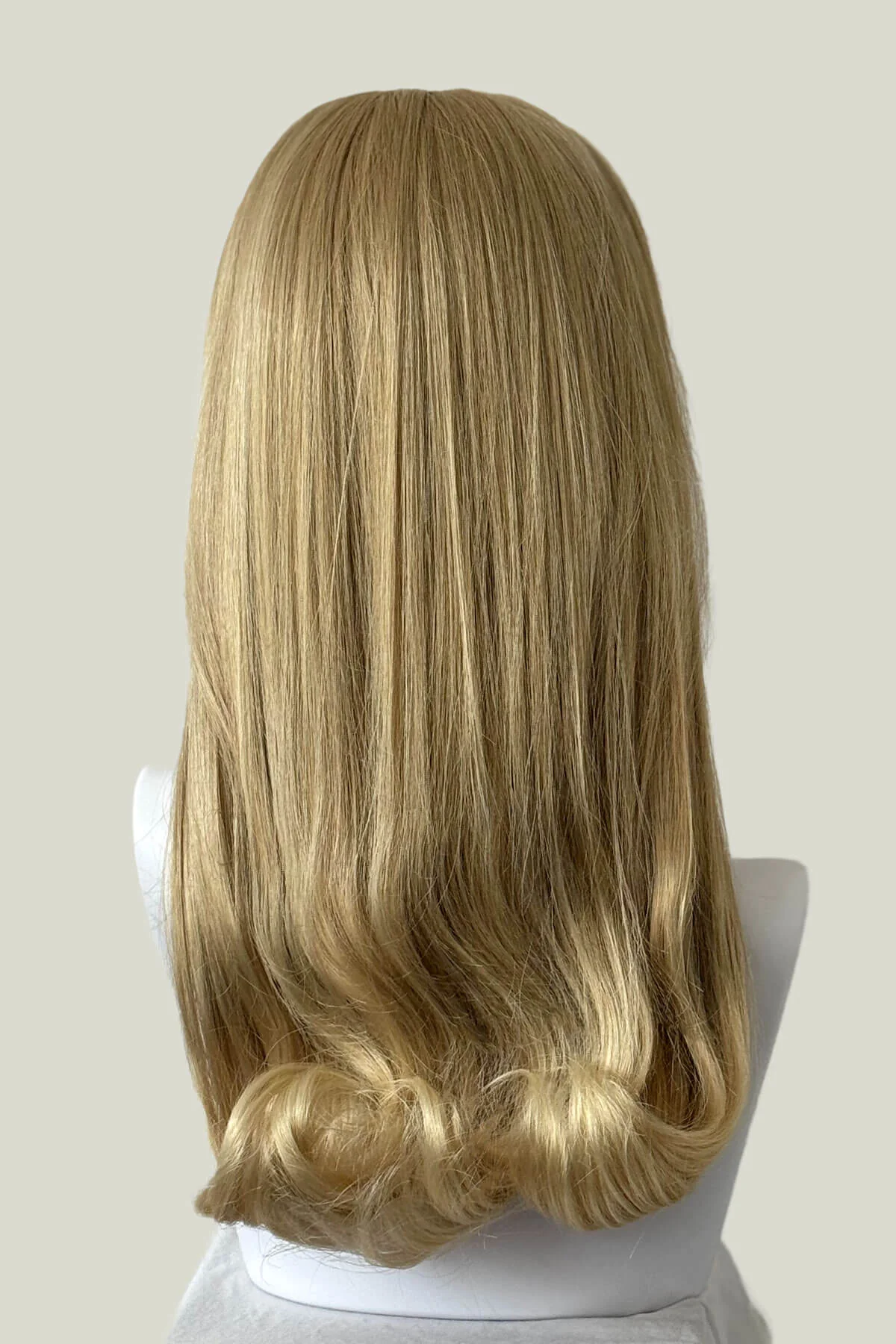 Priscilla - 1960s style Beehive Flip Half Wig - Image 31
