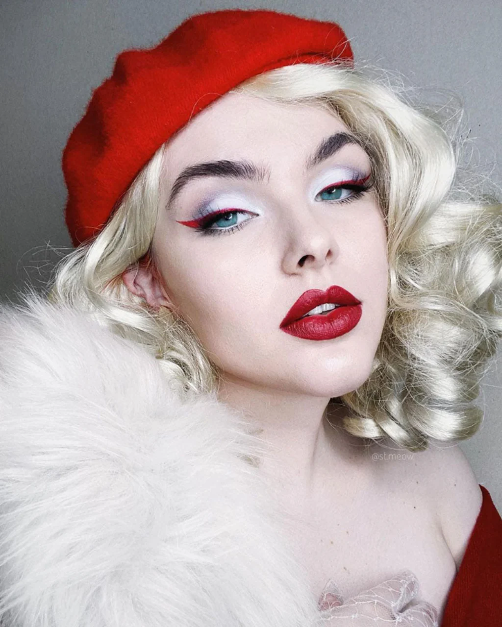 Blonde, shoulder length, pinup style wig with marcel waves: Lauren - Image 6