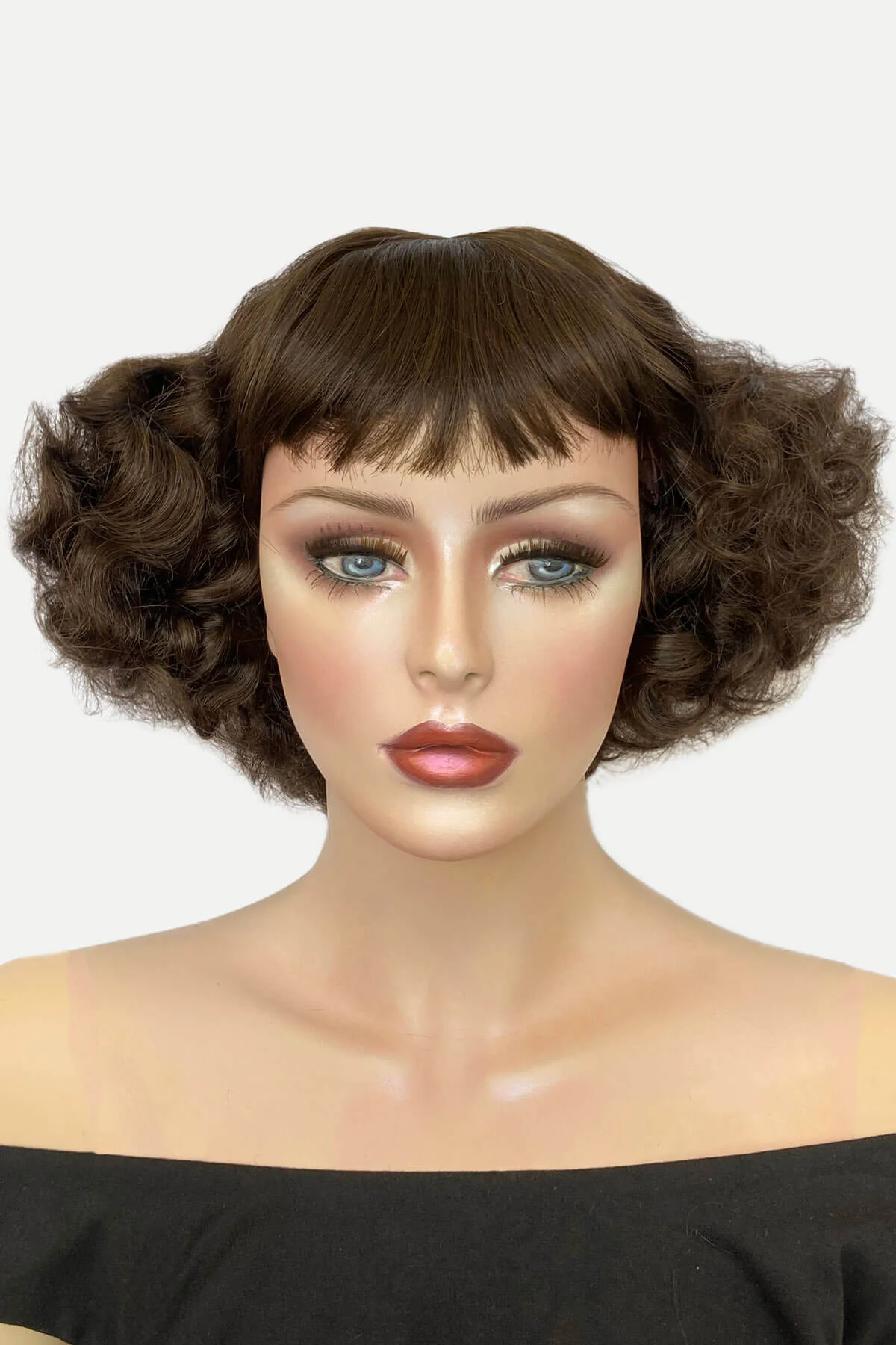 A short brown vintage 'faux bob' style wig with waves: Rita - Image 5