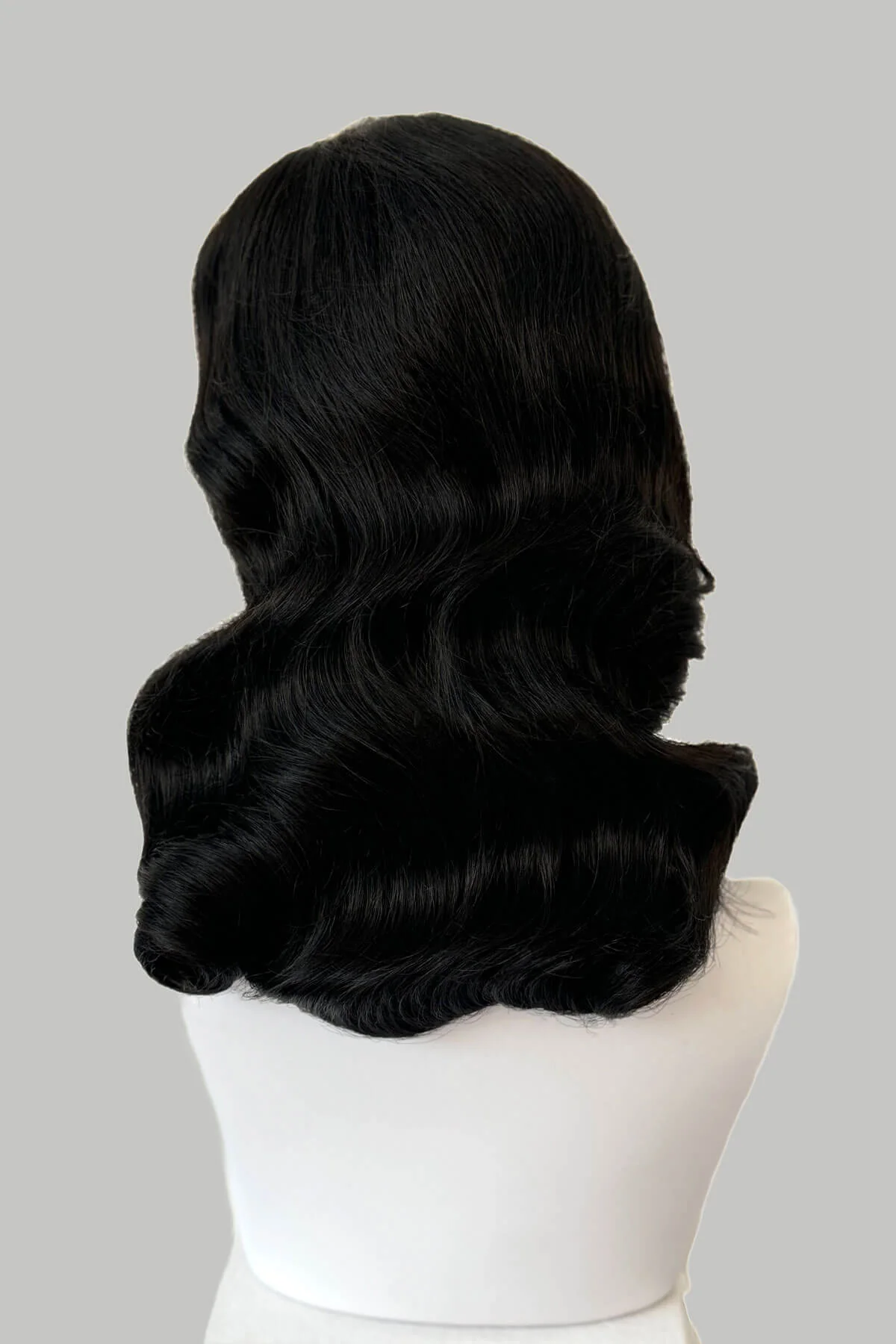 Black soft glamour wig with long marcel waves: Vivienne - Image 3
