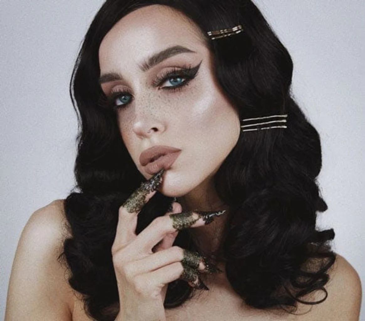 Black soft glamour wig with long marcel waves: Vivienne - Image 6