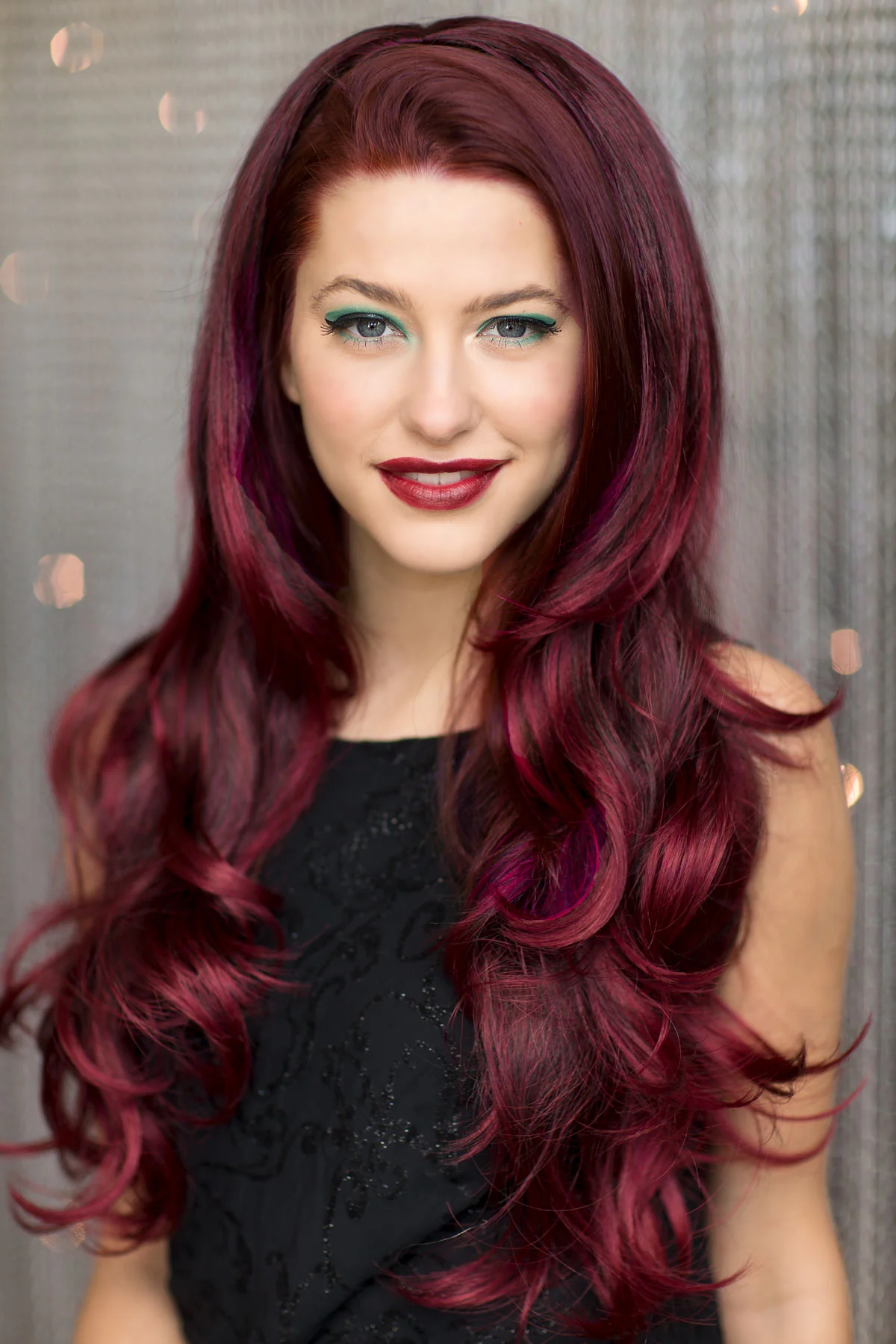 Black and red half wig hairpiece (3/4 wig), loose curls: Monica