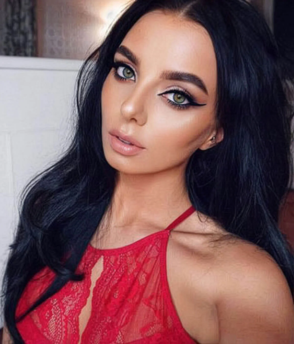 Black half wig hairpiece (3/4 wig), long layers: Aislynn - Image 16