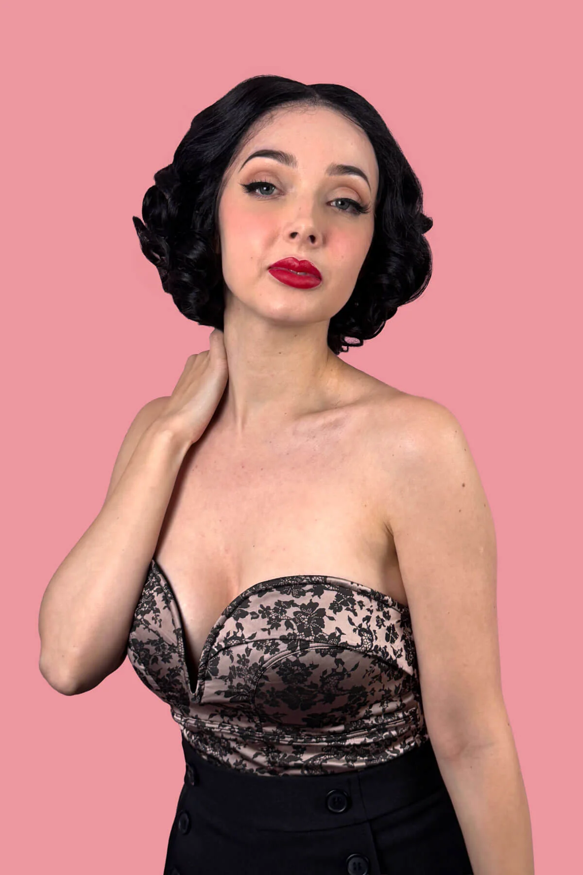 Black pinup wig, lace front, vintage style: Halle - Image 2