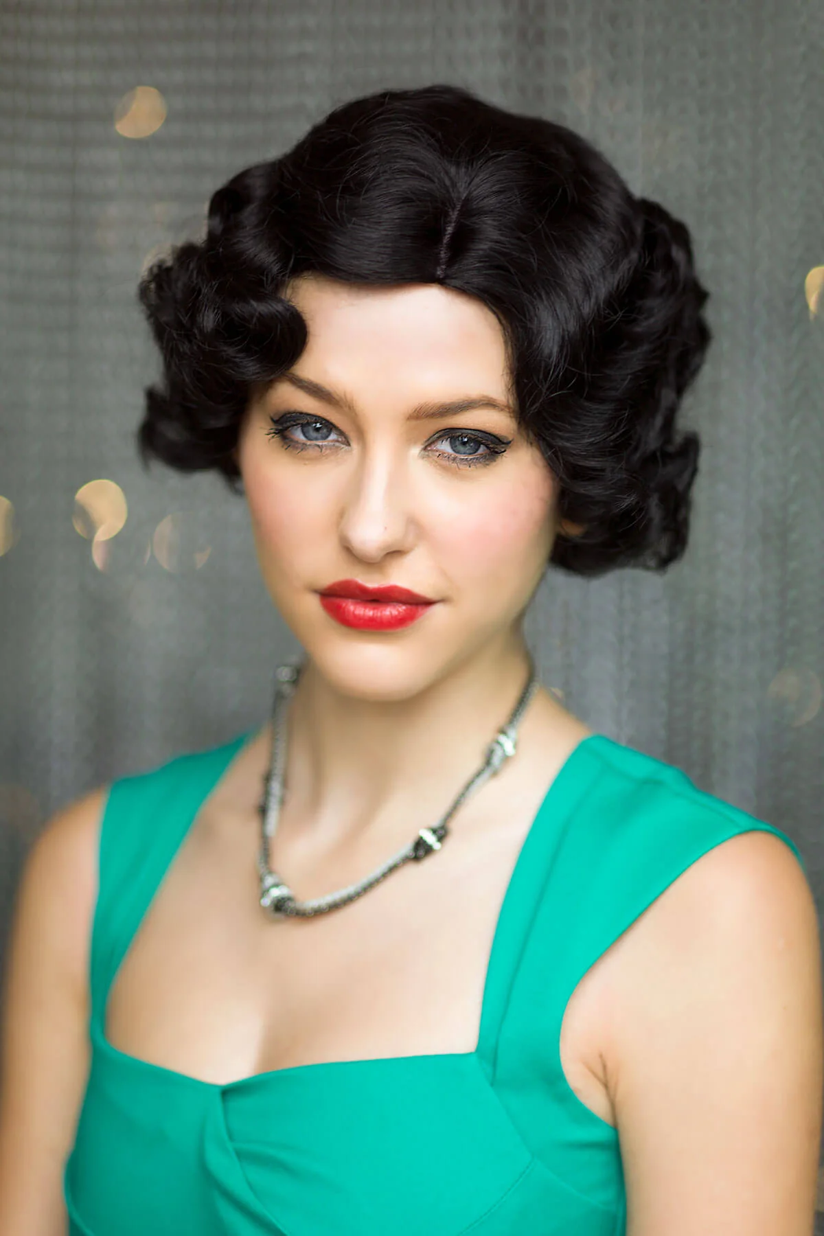 Short, Black Wig with Finger Waves: Cassie