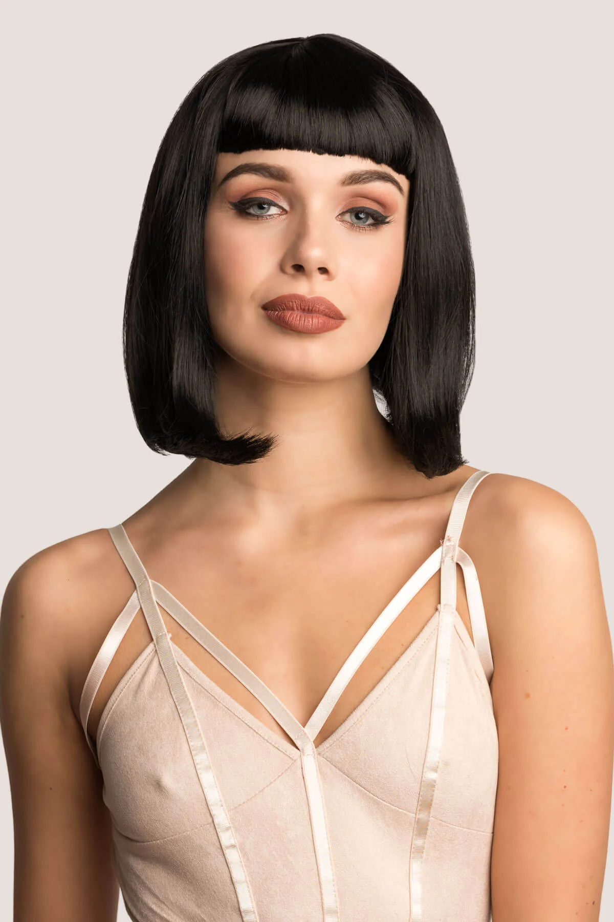 Black long bob wig with a short retro, rockabilly-style fringe: Beth