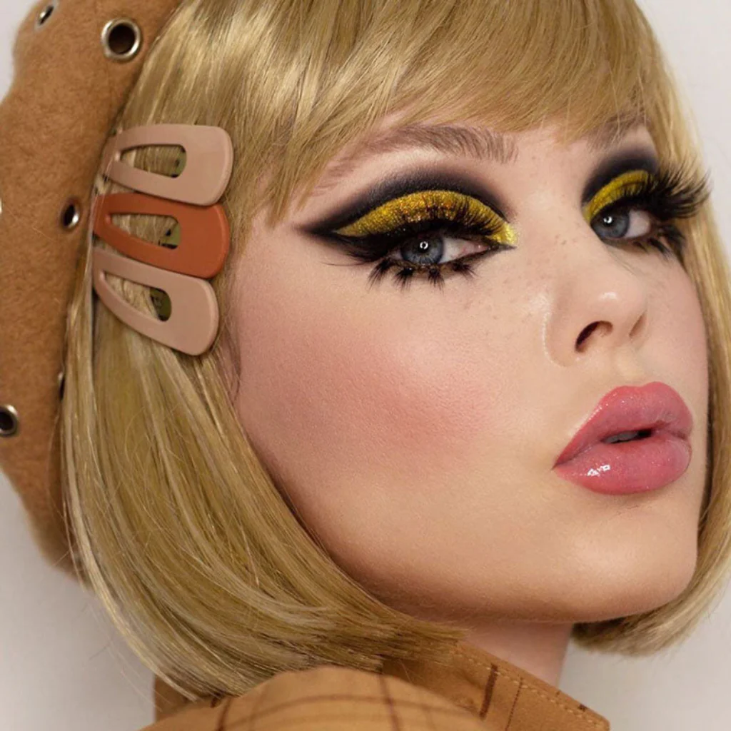 Blunt blonde bob wig with fringe: Gracie - Image 4