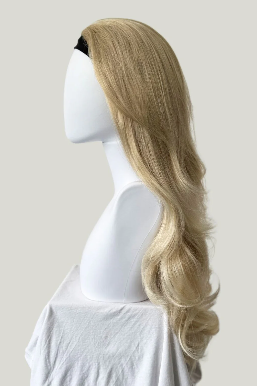 Blonde half wig hairpiece (3/4 wig), loose curls: Suki - Image 10