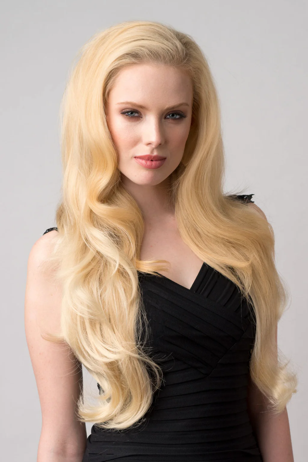 Blonde half wig hairpiece (3/4 wig), loose curls: Suki - Image 15