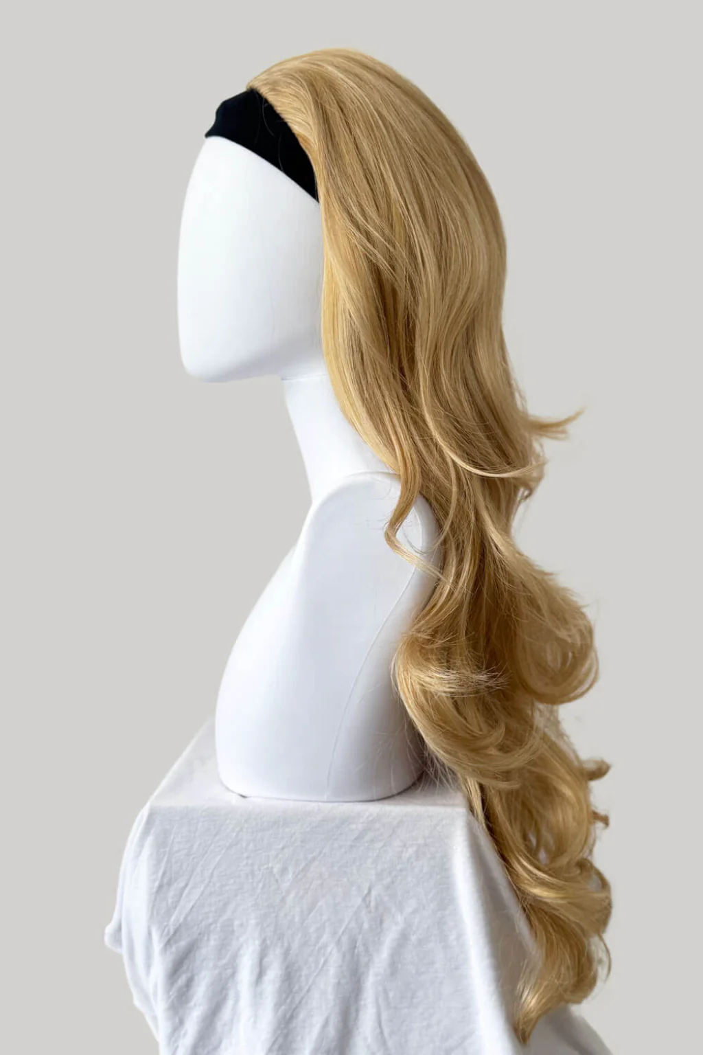 Blonde half wig hairpiece (3/4 wig), loose curls: Suki - Image 16