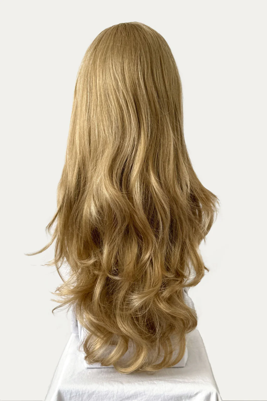 Blonde half wig hairpiece (3/4 wig), loose curls: Suki - Image 22