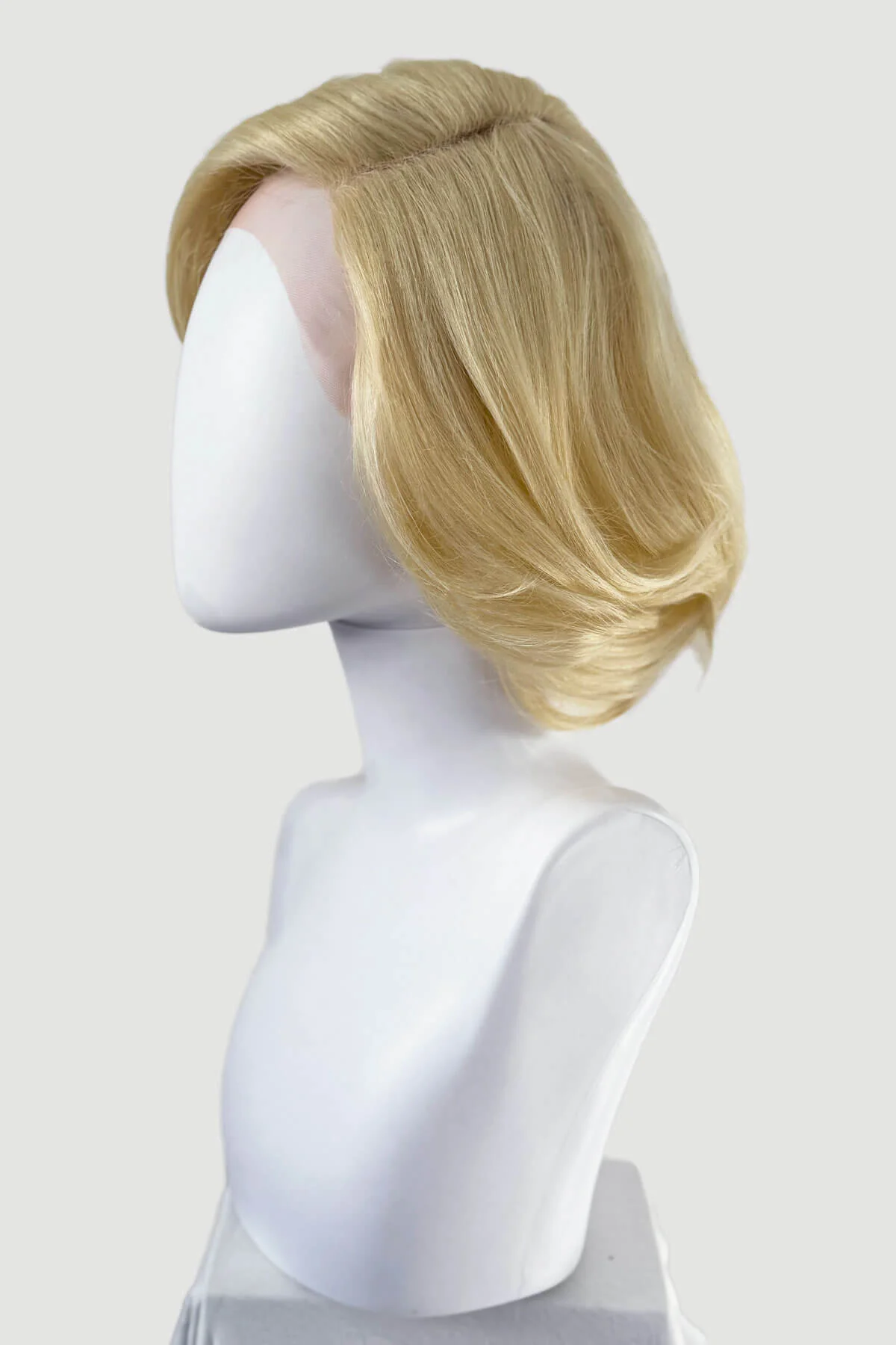 Blonde lacefront wig, pinup/vintage style, mid length, hollywood elegance: Norma Jeane - Image 5