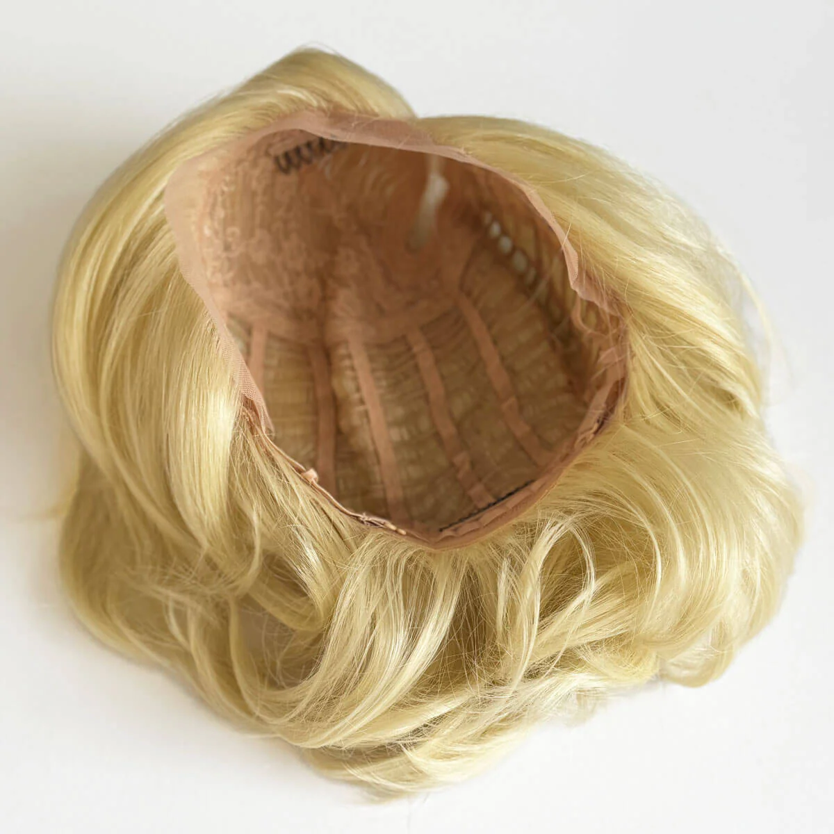 Blonde lacefront wig, pinup/vintage style, mid length, hollywood elegance: Norma Jeane - Image 8