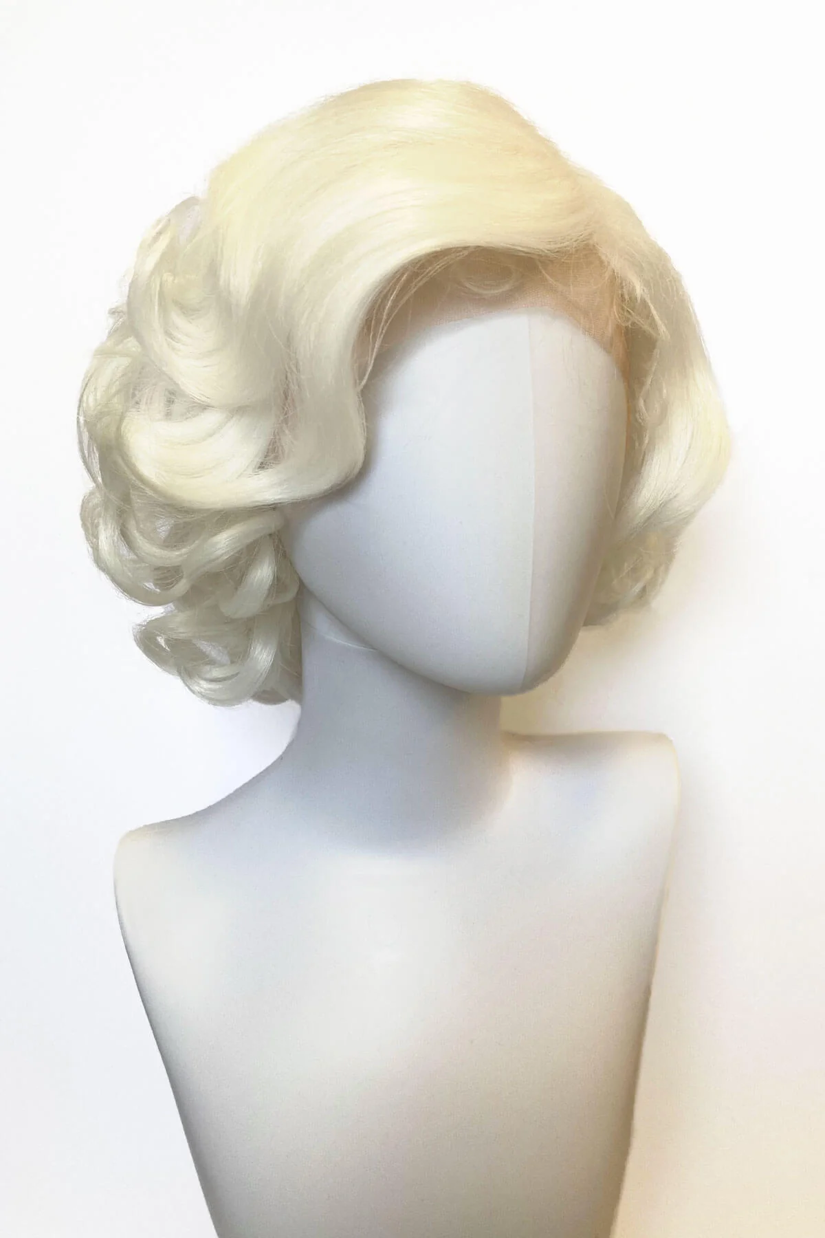 Blonde pinup wig, lace front, vintage style: Marilyn - Image 6