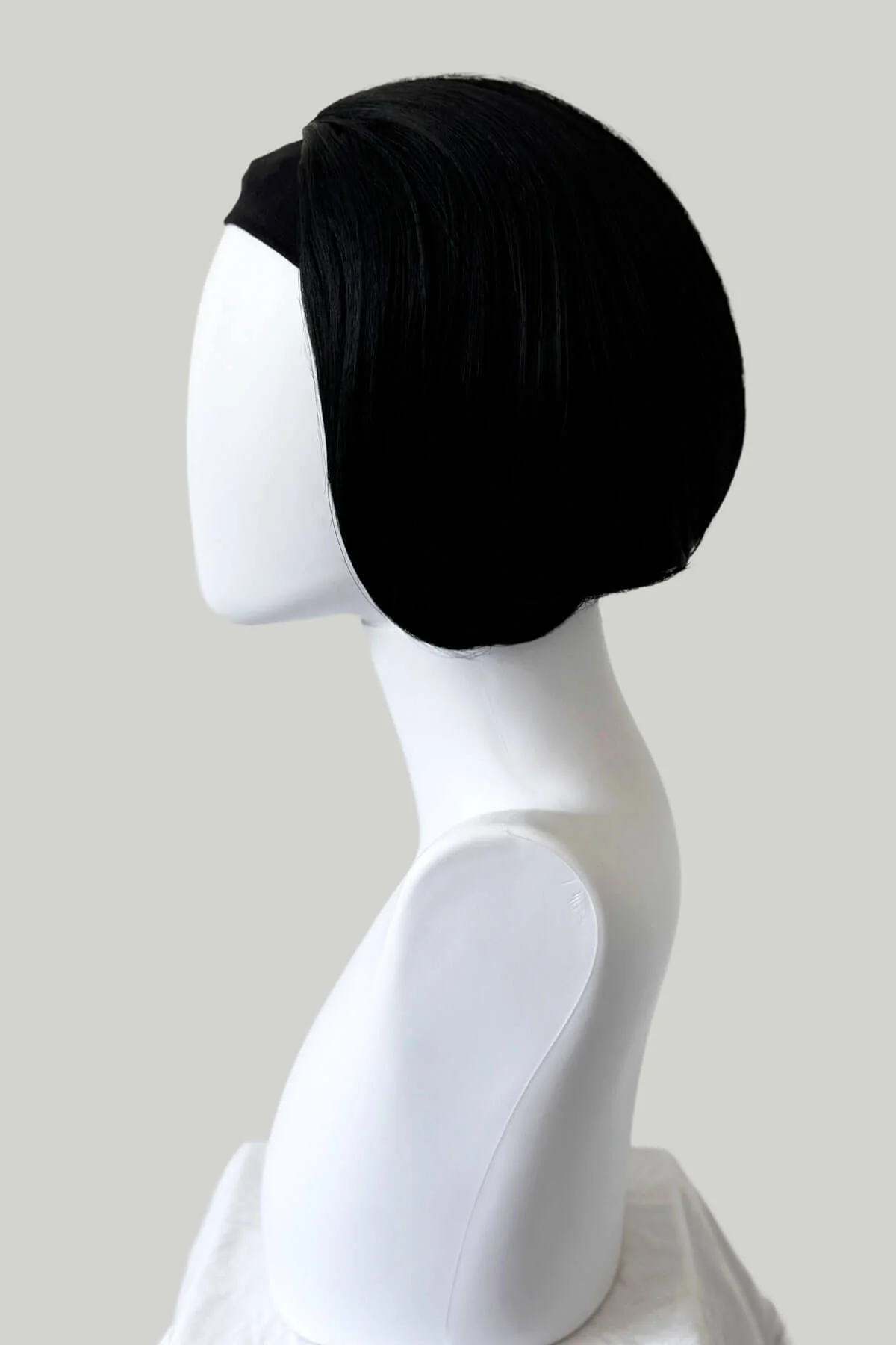 Amelie - Heat Resistant Bouncy Bob Half Wig - Image 10