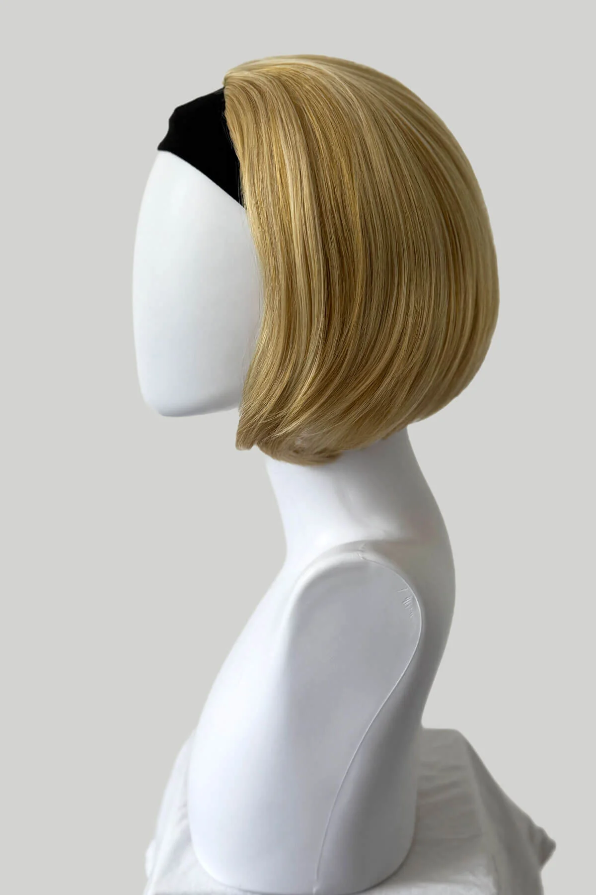 Amelie - Heat Resistant Bouncy Bob Half Wig - Image 31