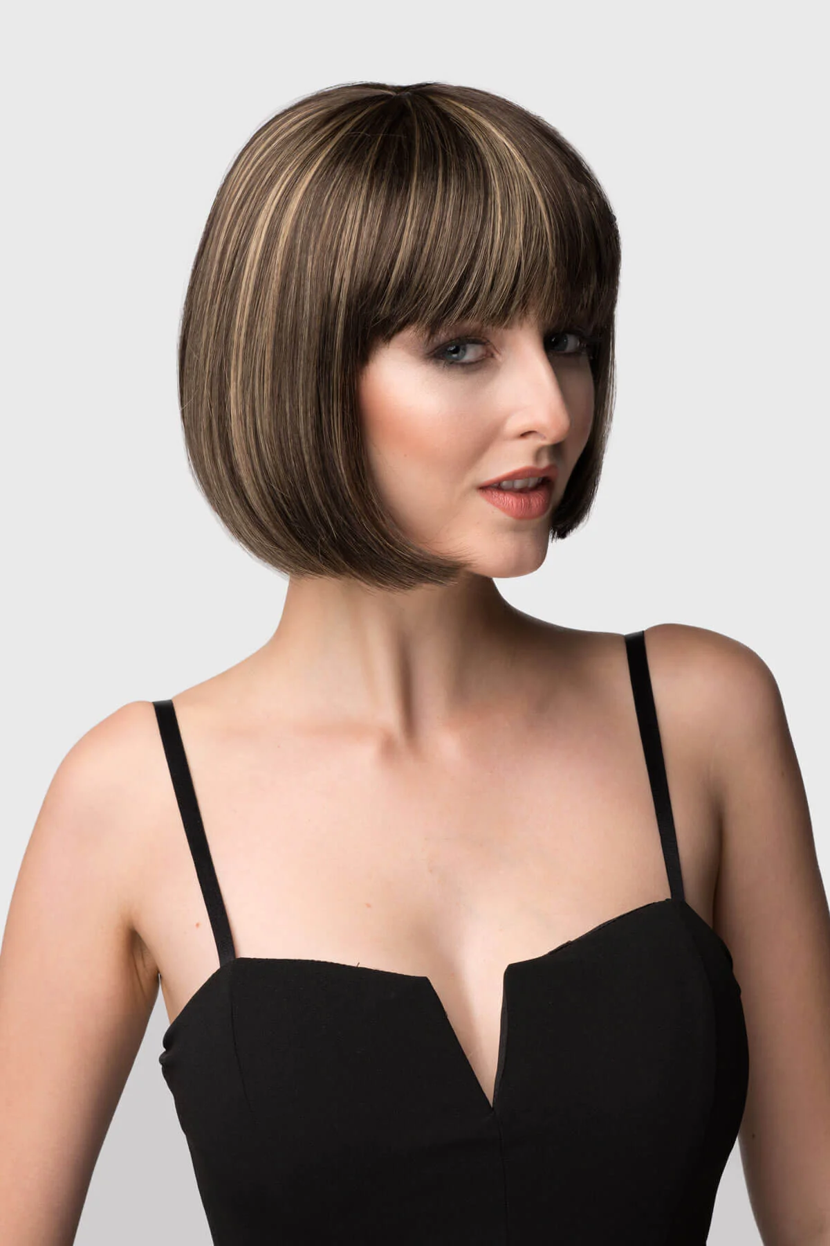 Chestnut brown bob wig with blonde highlights: Lorna - Image 3