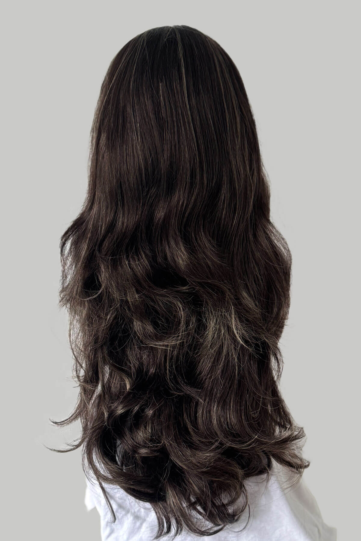Long, wavy, brown half wig with blonde highlights: Reese - Image 4