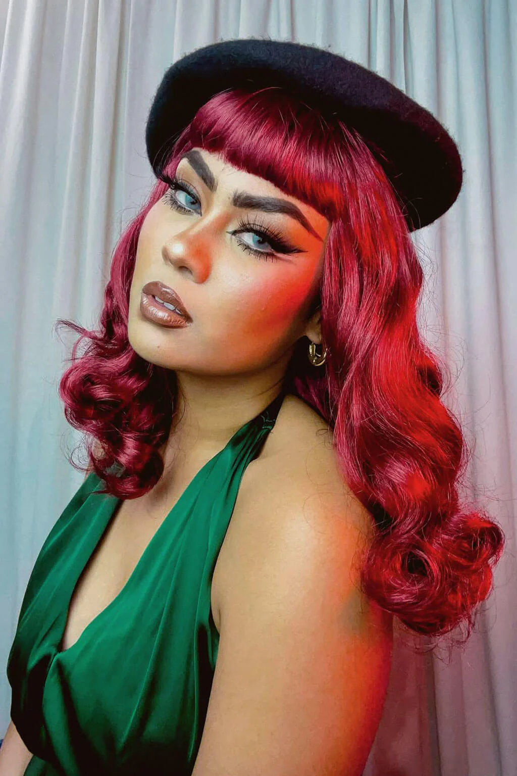 Cherry red pin-up style wig with long marcel waves: Sandra - Image 2