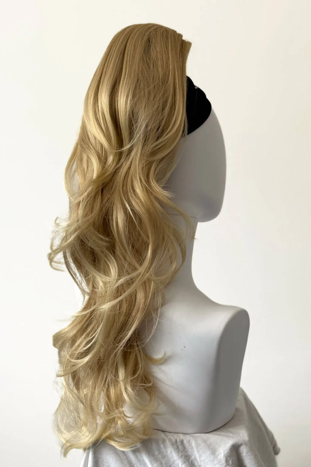 Clip-in ponytail hairpiece extension: Olivia - Image 21