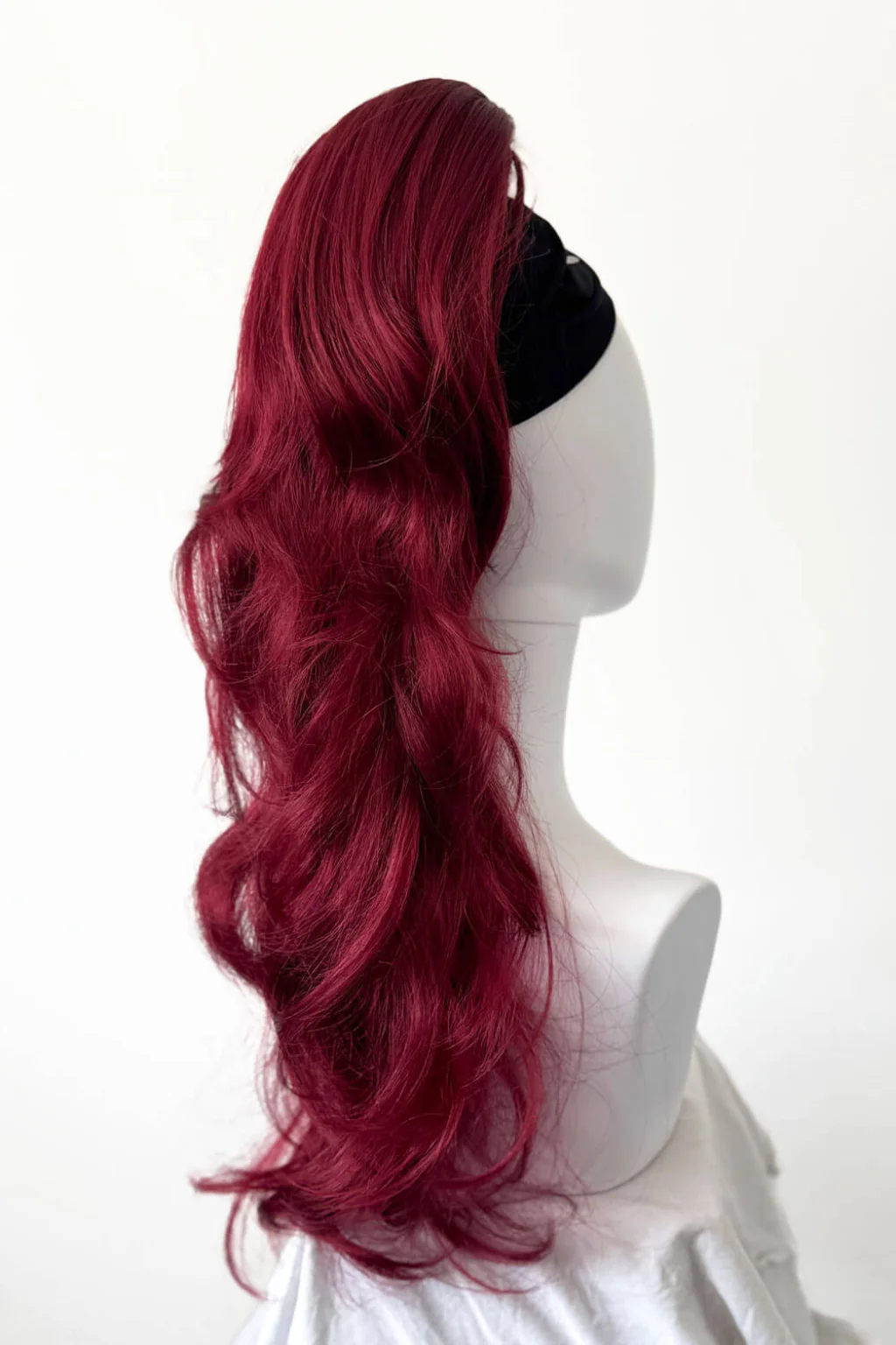 Clip-in ponytail hairpiece extension: Olivia - Image 46