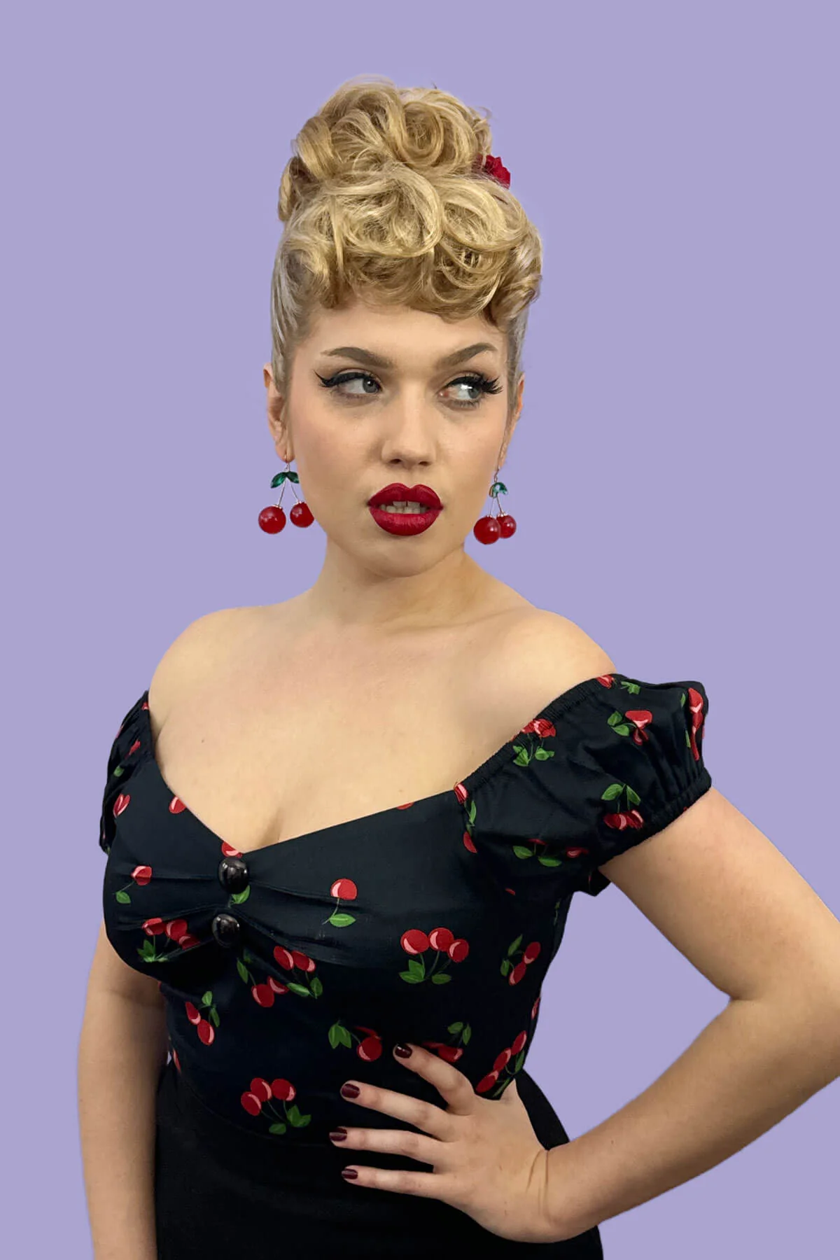 Curly bun hairpiece, rockabilly style: Toni