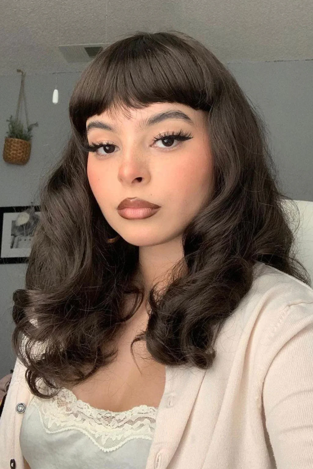 Dark brown pinup style wig, finger waved with short fringe, 1950s style: Becca - Image 5