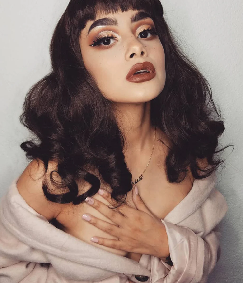 Dark brown pinup style wig, finger waved with short fringe, 1950s style: Becca - Image 6