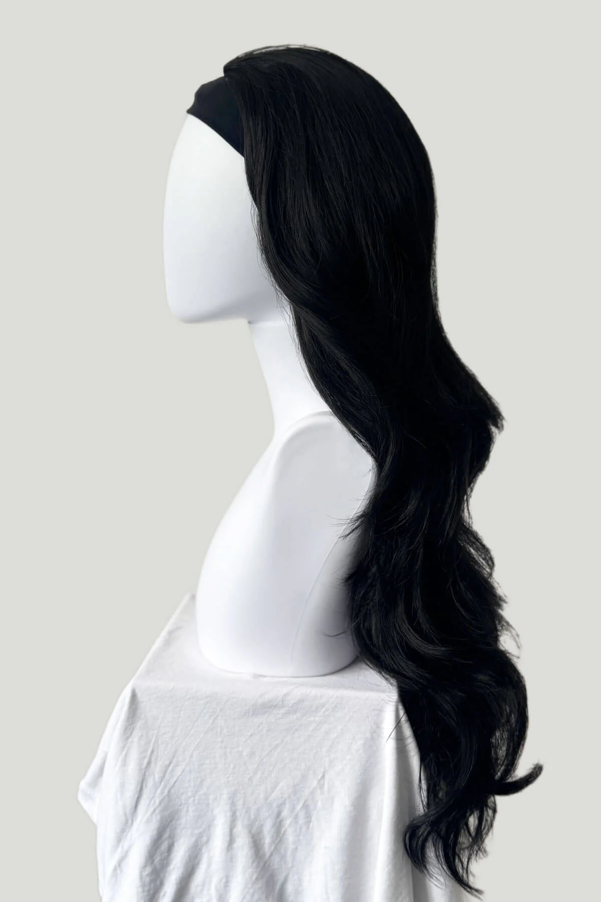 Black half wig hairpiece with long waves: Jessie - Image 4