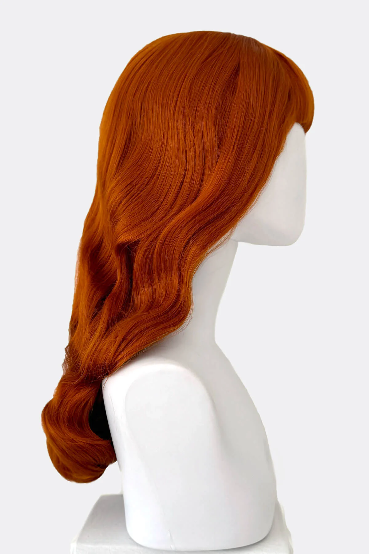 Ginger wig, pin-up style with short fringe and gentle waves: Vida - Image 4
