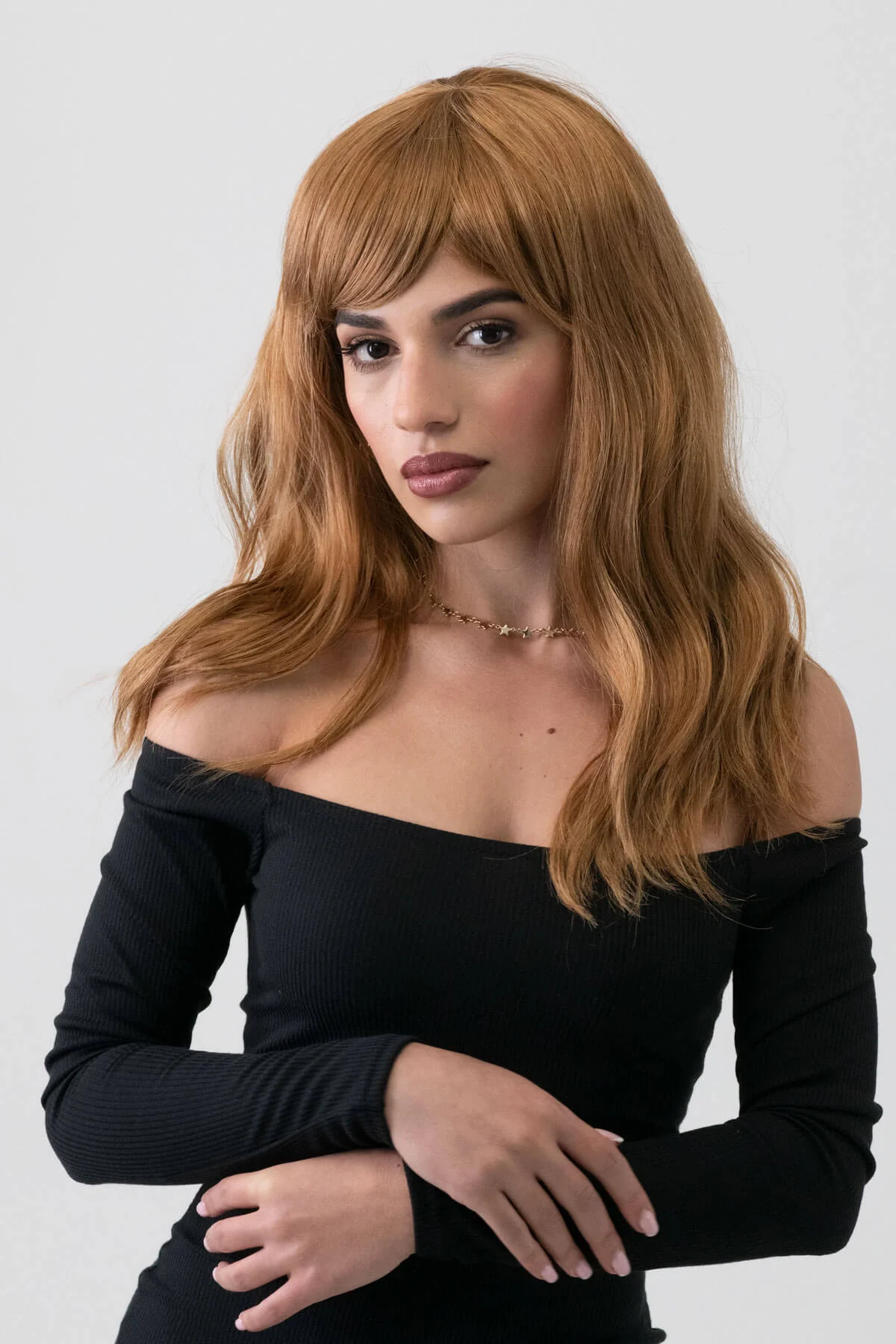 Golden brown wig with long waves: Carmella - Image 3