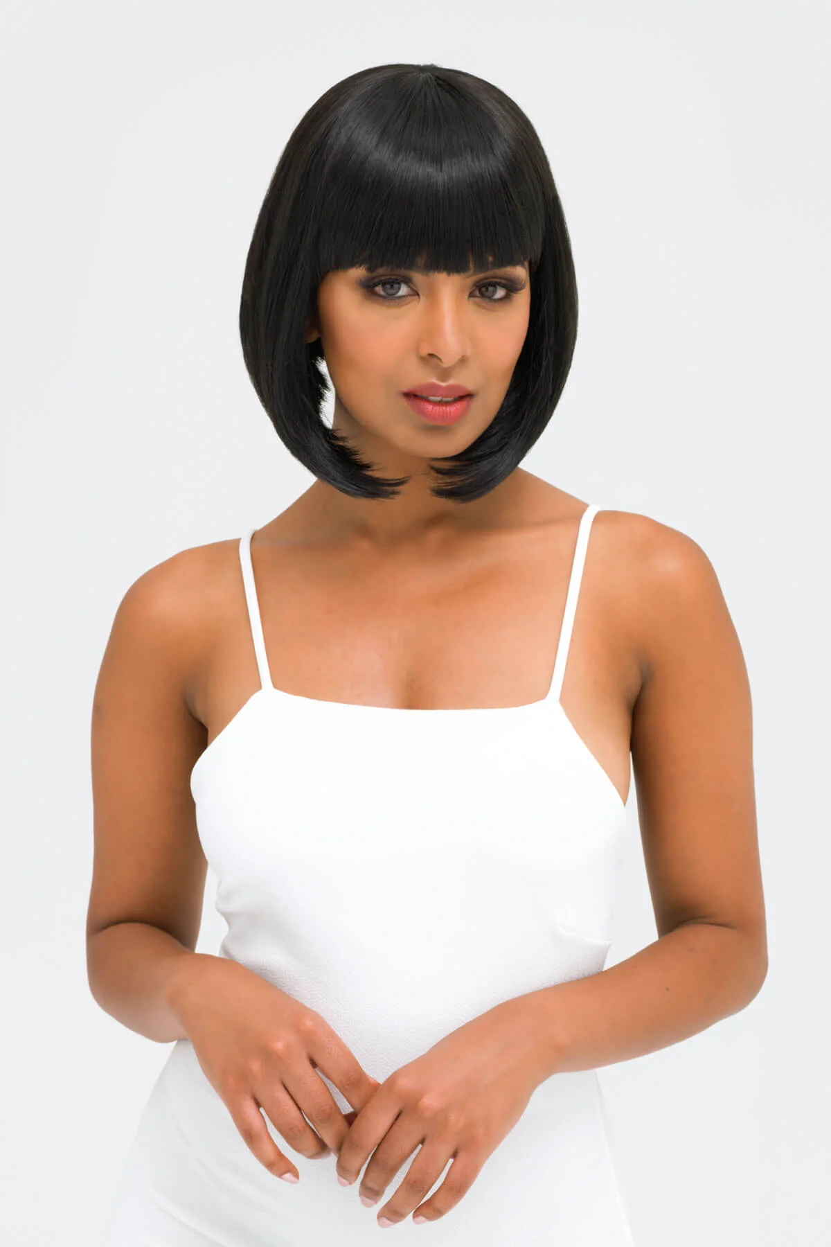 Black inverted bob wig: Chloe - Image 3