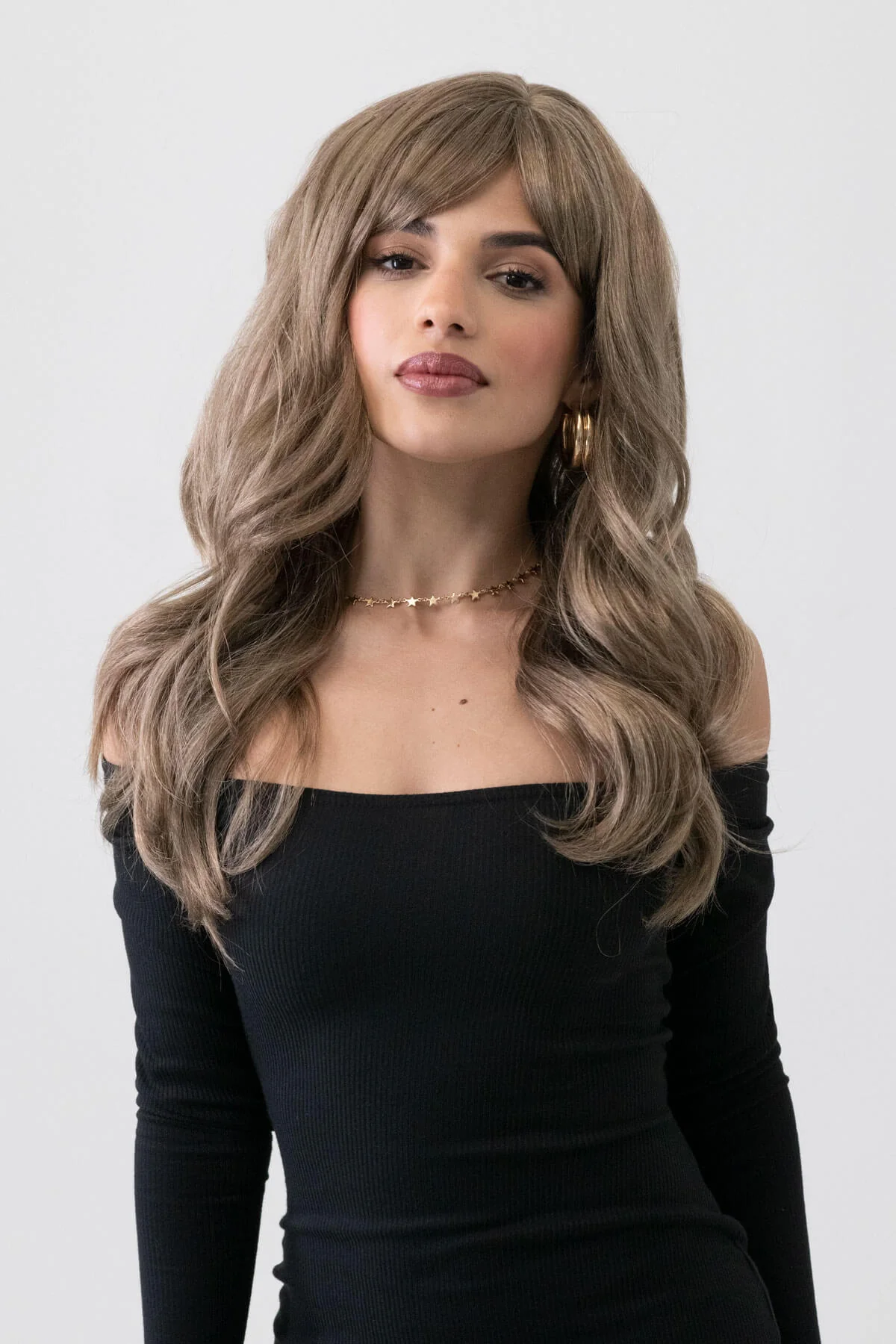 Light brown wavy wig with ash blonde highlights: Cata - Image 7