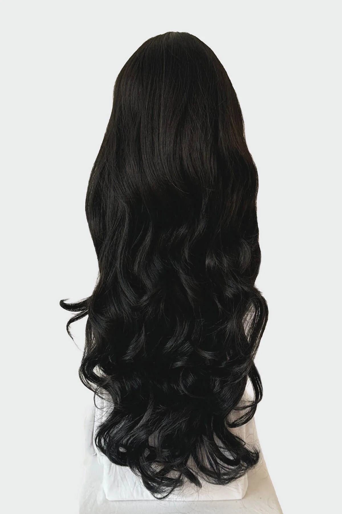 Long wavy black wig: Kerry - Image 5