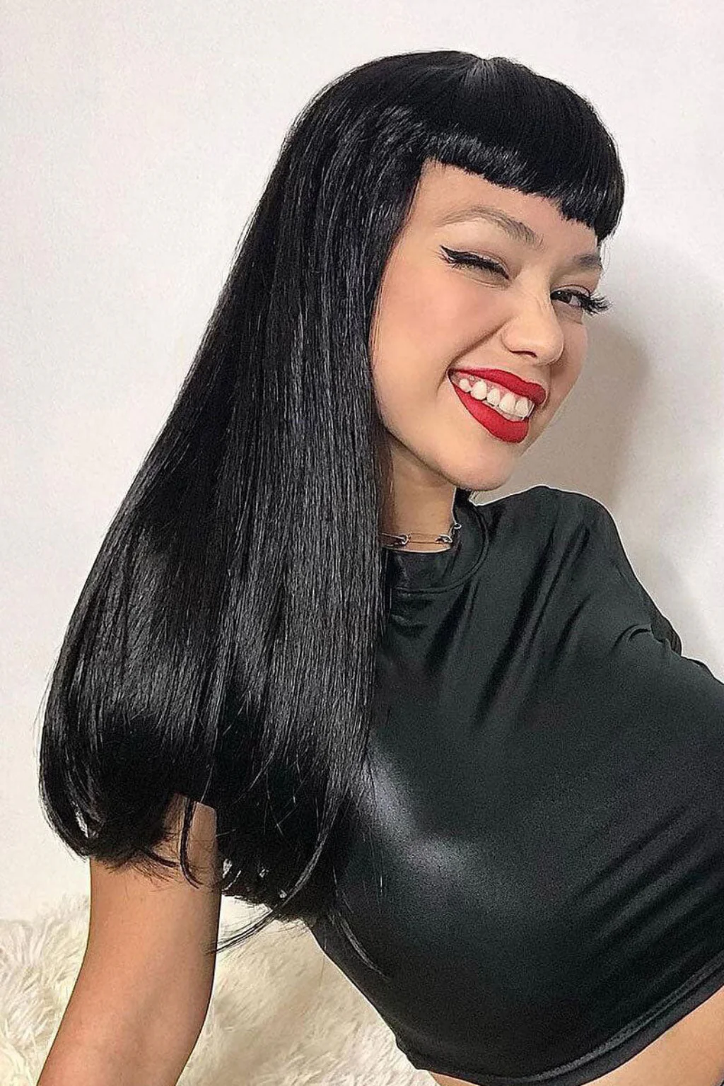Long black wig with straight hair and a short, straight fringe: Maxine - Image 8