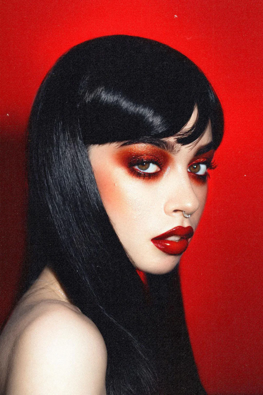 Long straight black wig with straight fringe: Carmen - Image 10