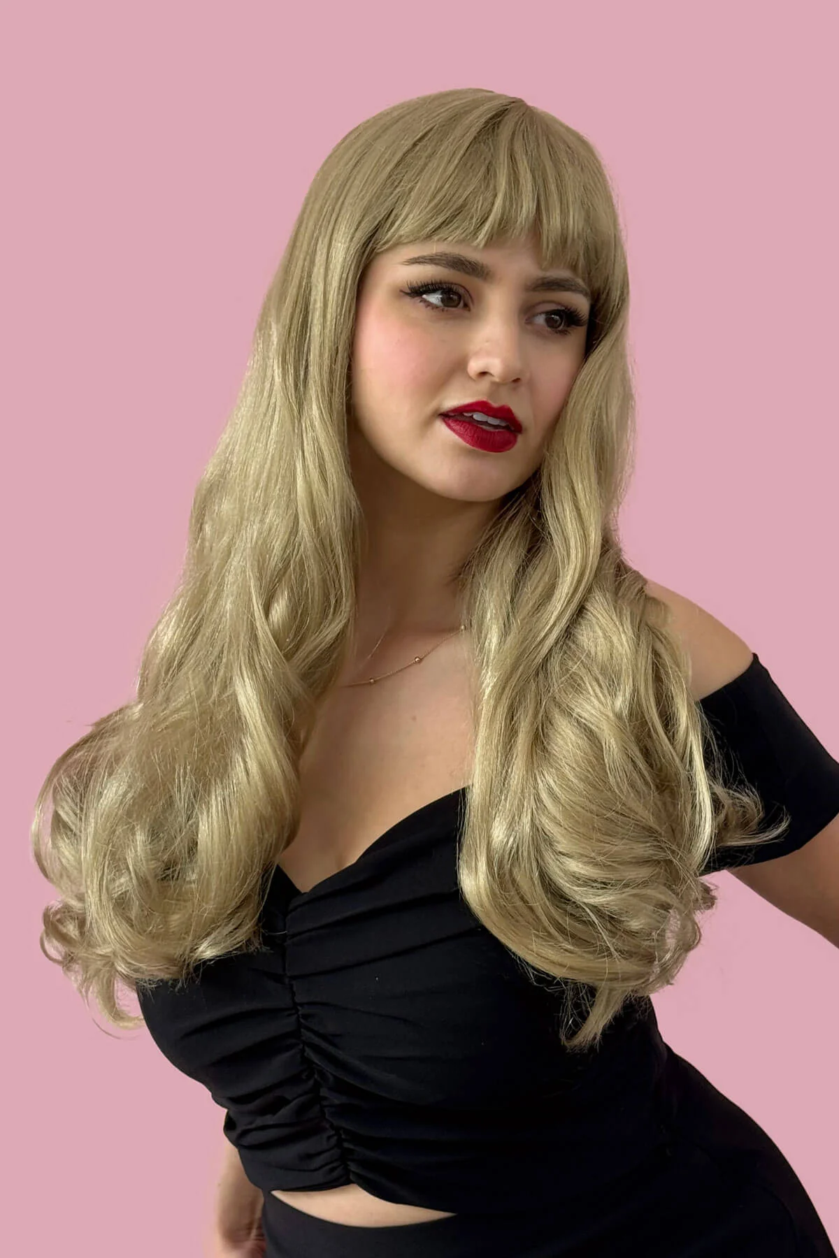 Long blonde wavy wig with pinup-style fringe: Elena - Image 2