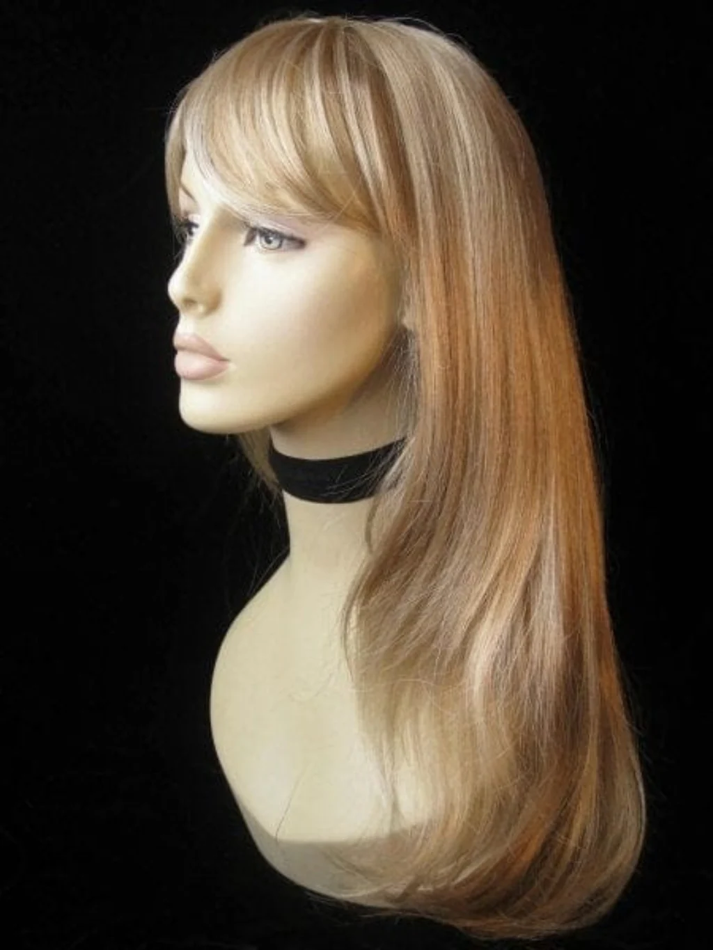 Long blonde wig, face framing with long, side-sweeping fringe: Ashley - Image 5