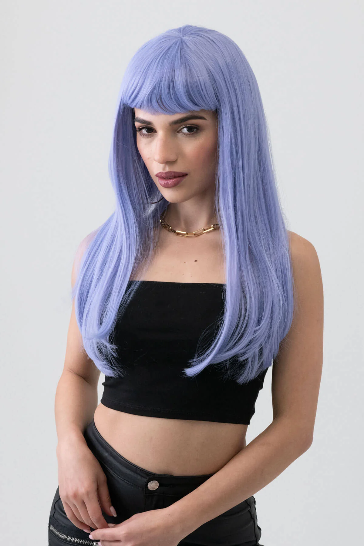 Long blue wig with short, straight fringe: Alyssa - Image 4