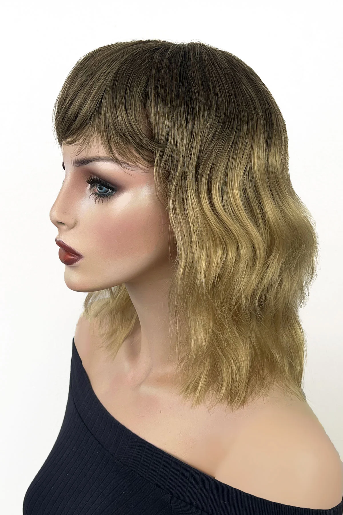 Long bob wig (LOB) with textured waves, blended from chestnut brown to blonde: Lili - Image 2