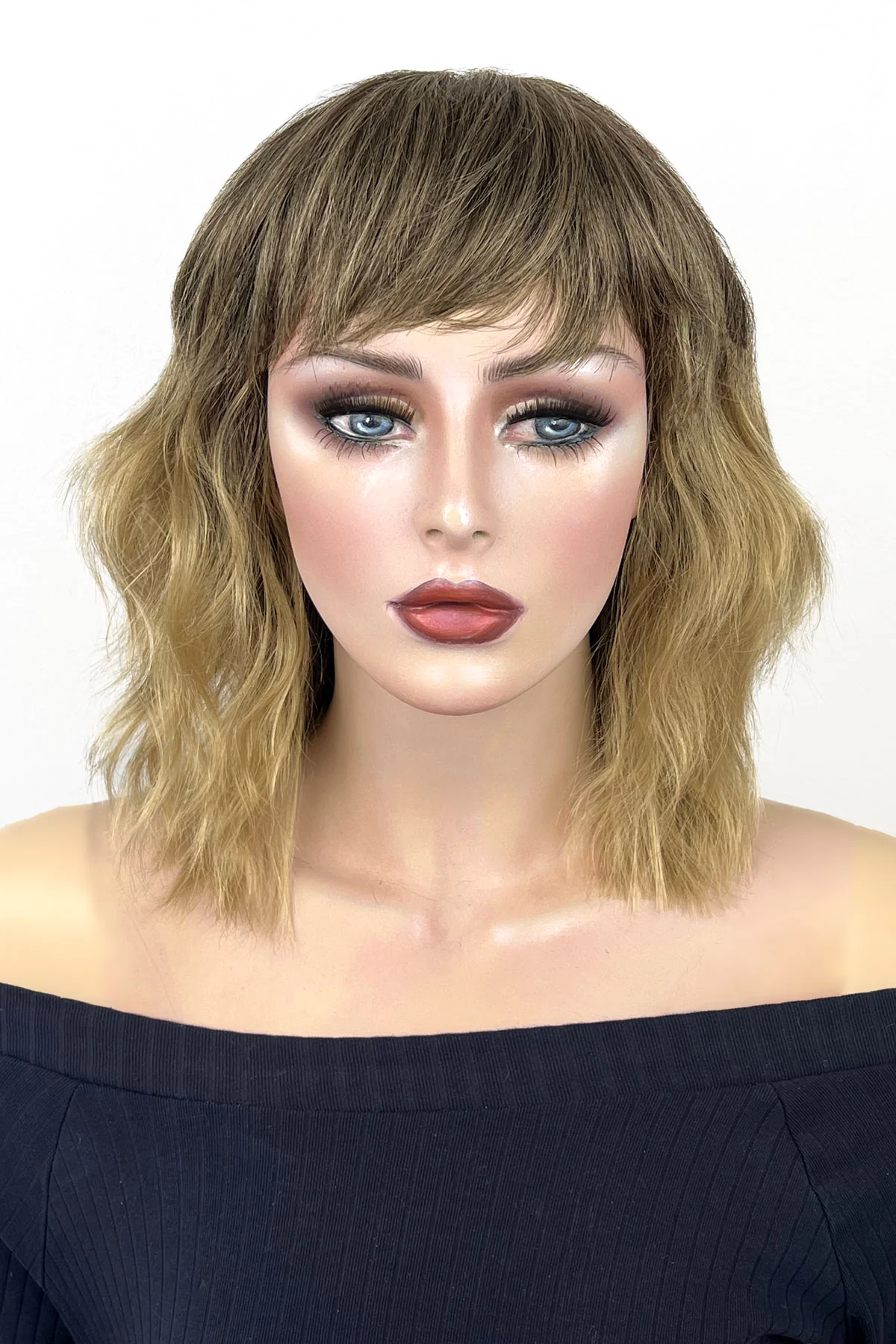 Long bob wig (LOB) with textured waves, blended from chestnut brown to blonde: Lili - Image 3