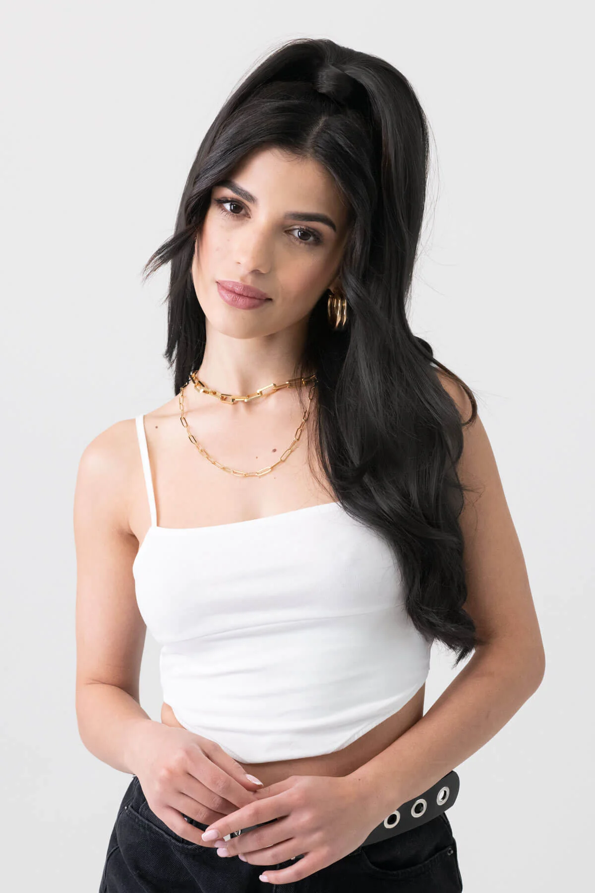 Long sleek ponytail extension with gentle, layered waves: Mali - Image 10