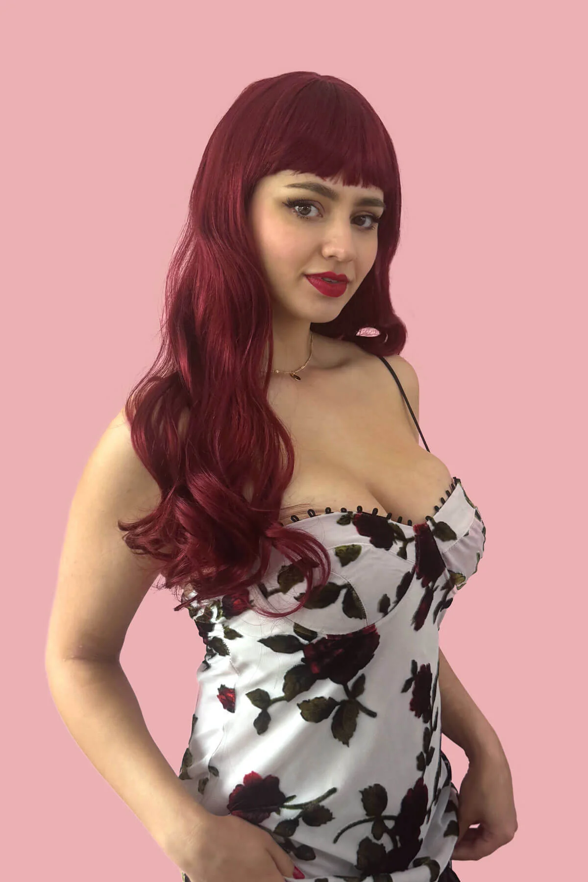 Long red wig with straight retro-style fringe: Esther