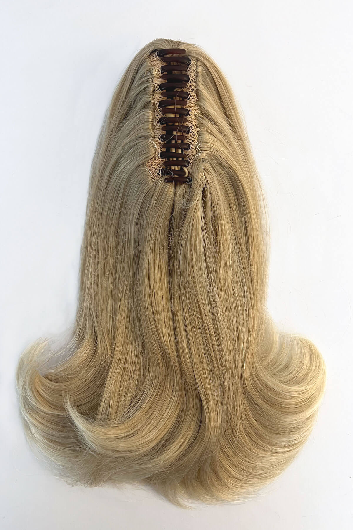 Ponytail hairpiece, shoulder length with flick/flip, retro 1960s style: Ariana - Image 11