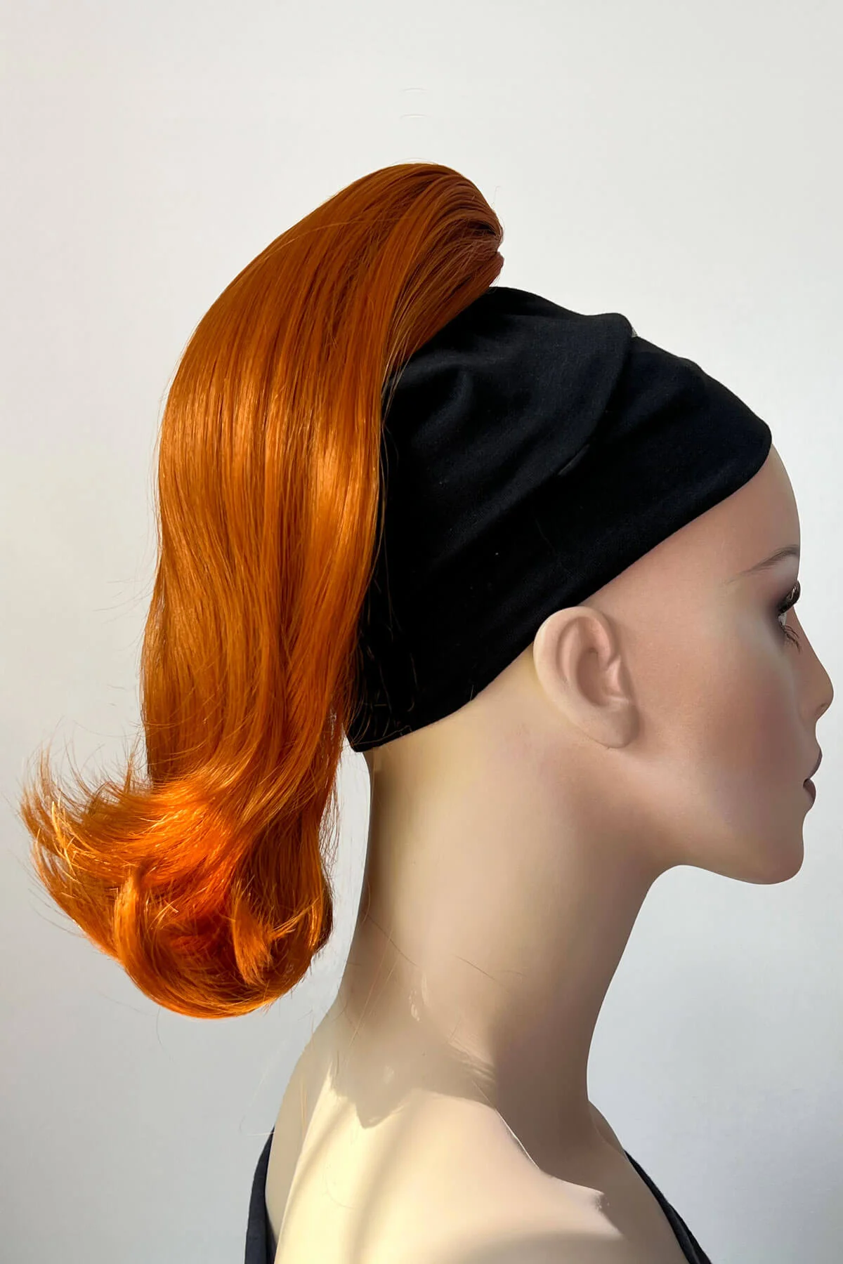 Ponytail hairpiece, shoulder length with flick/flip, retro 1960s style: Ariana - Image 15