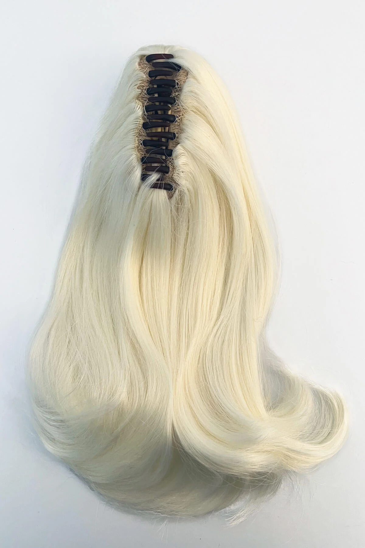 Ponytail hairpiece, shoulder length with flick/flip, retro 1960s style: Ariana - Image 36