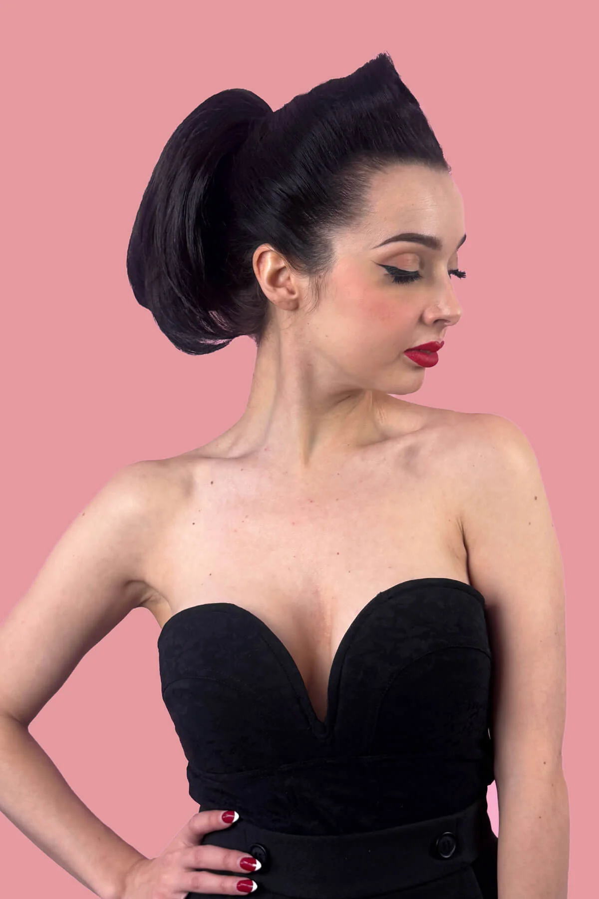 Short beehive ponytail hairpiece: Sherri - Image 2