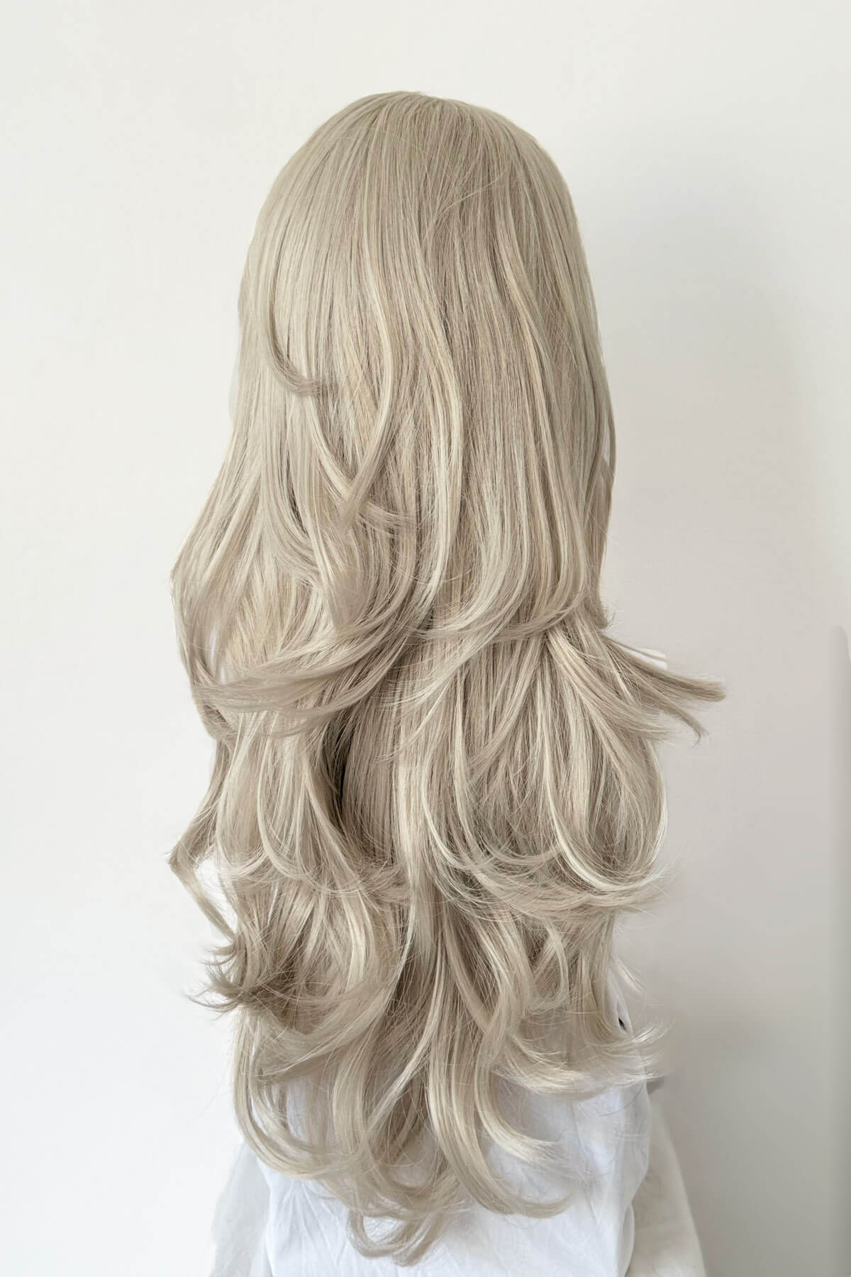 Silver half wig hairpiece (3/4 wig), loose curls: Tahlia - Image 4